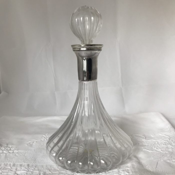 Carafe à vin en parfait état